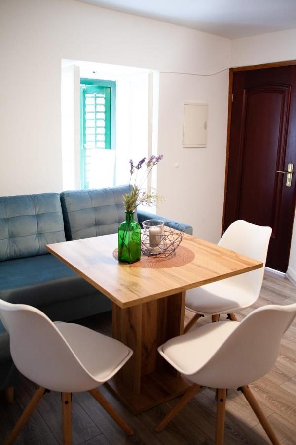 Apartamento Amber In The Centar Kaštela Exterior foto