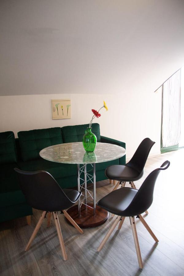 Apartamento Amber In The Centar Kaštela Exterior foto